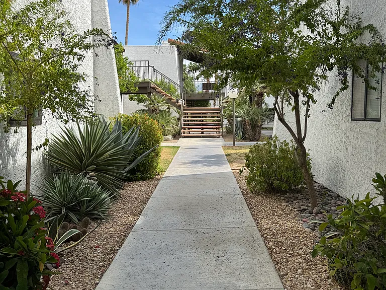 2240 S Palm Canyon Dr — Photo 32