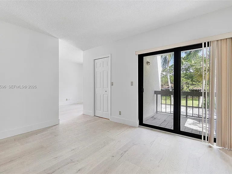 398 Fern Dr #10-6 — Photo 32