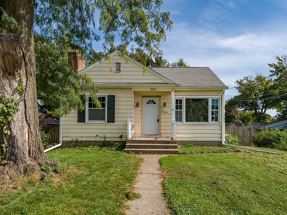 1st image of 2223 43rd St