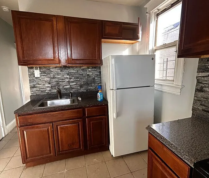29 Ravine Ave #1 — Photo 6