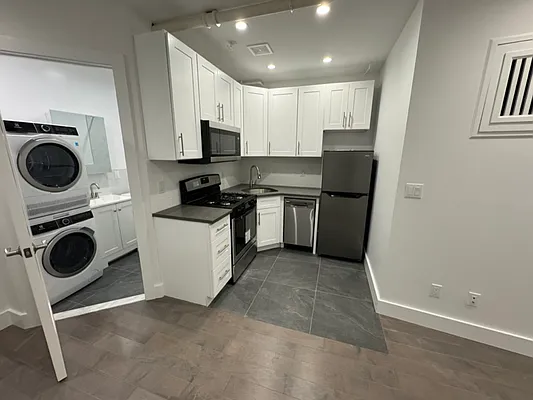 Rented by CNYC Apartments | media 9