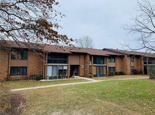 22938 Mastick Rd APT 201, Fairview Park, OH 44126