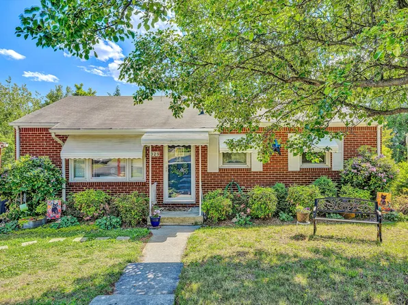 329 Lynn Haven Cir, Vinton, VA 24179