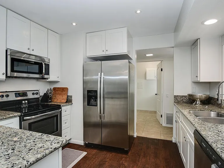 8118 Camino Tranquilo — Photo 11