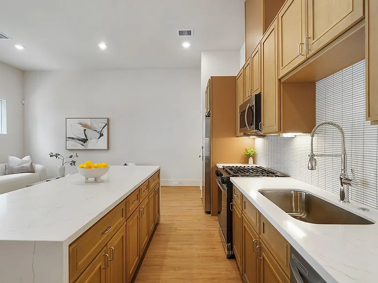 861 Rachel St #E — Photo 8
