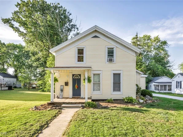 51 E Walnut St, Jefferson, OH 44047