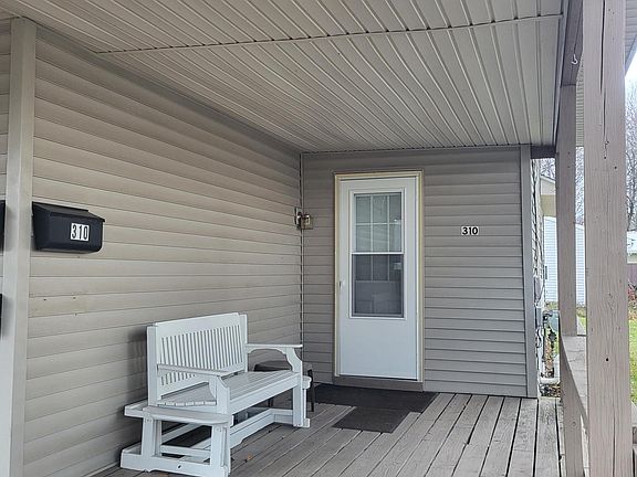 Entry, Covered Porch