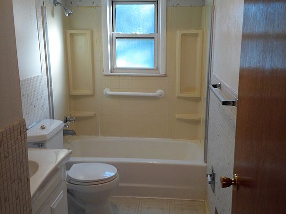 3rd image of 8648 Engler Ave