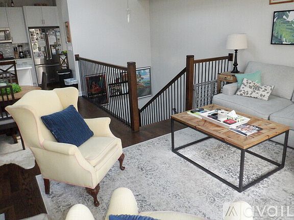 5th image of 1932 W Diversey Pkwy APT 3