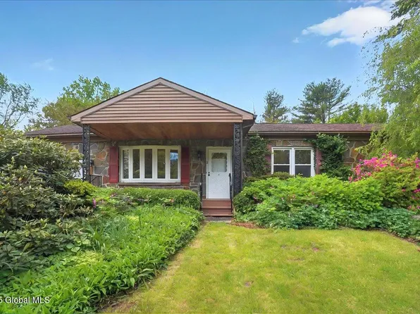 3 Hillandale Drive, Ballston Lake, NY 12019