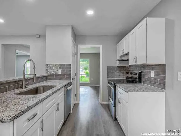 8231 CAPRICORN DR, Universal City, TX 78148