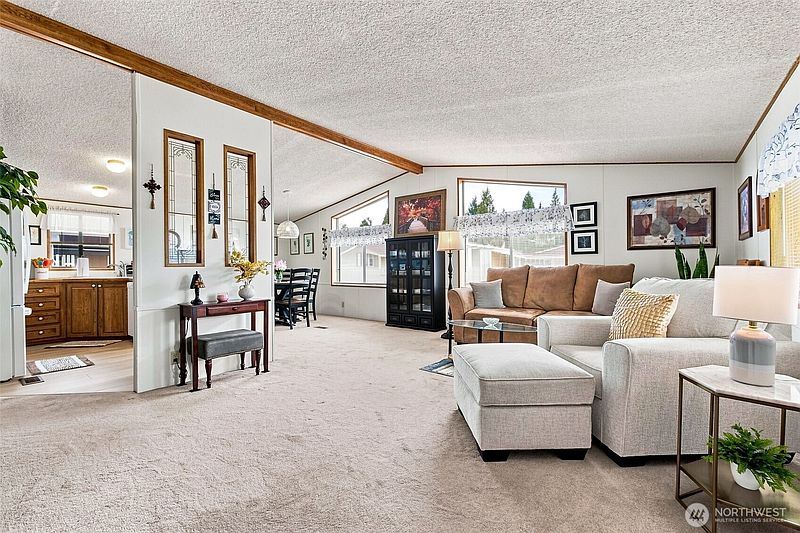 3rd image of 802 Cottonwood Drive