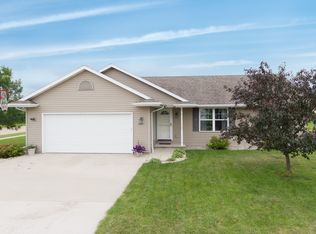 2091 Meadowview St, Kaukauna, WI 54130