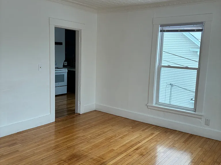 170 Pine St #4 — Photo 4