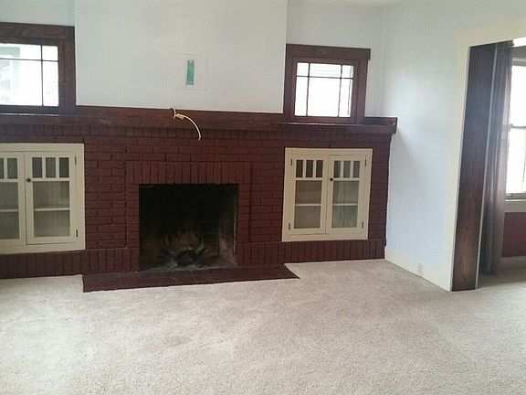 3rd image of 415 W Carlisle Ave