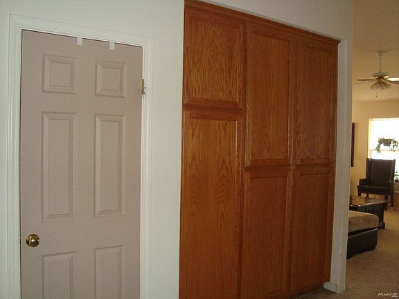 Plenty Of Storage Space!!