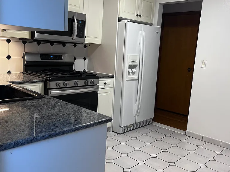 395 Coolidge Ave #1 — Photo 8
