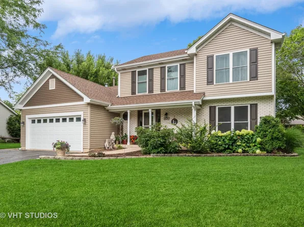 600 Maple Ave, Elburn, IL 60119