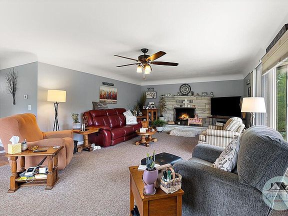 4th image of 4125 Lorenson Rd