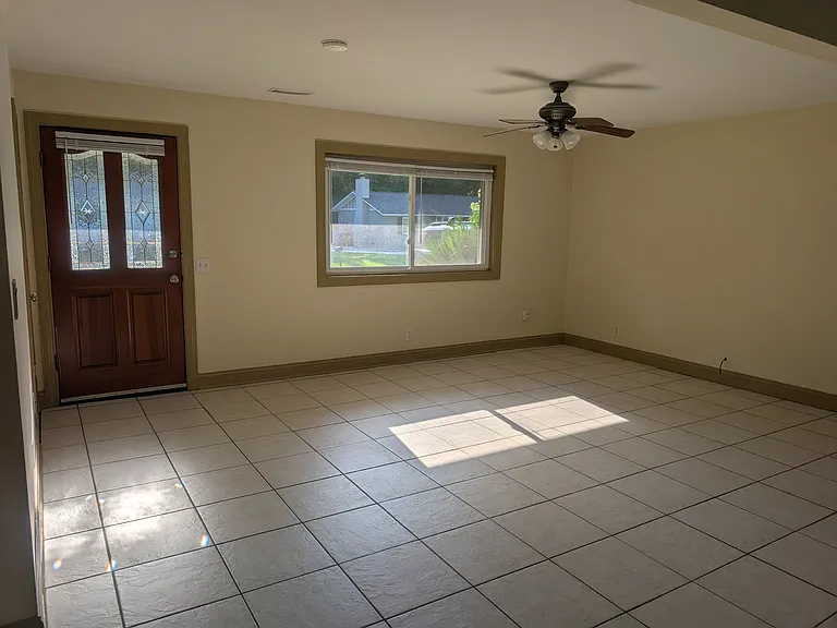 634 Constant Dr — Photo 3