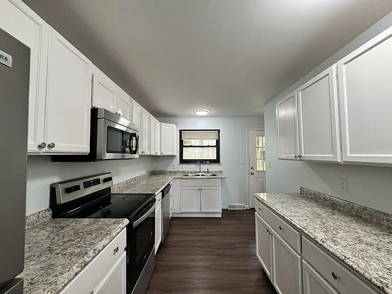 716 Cranford Dr — Photo 12