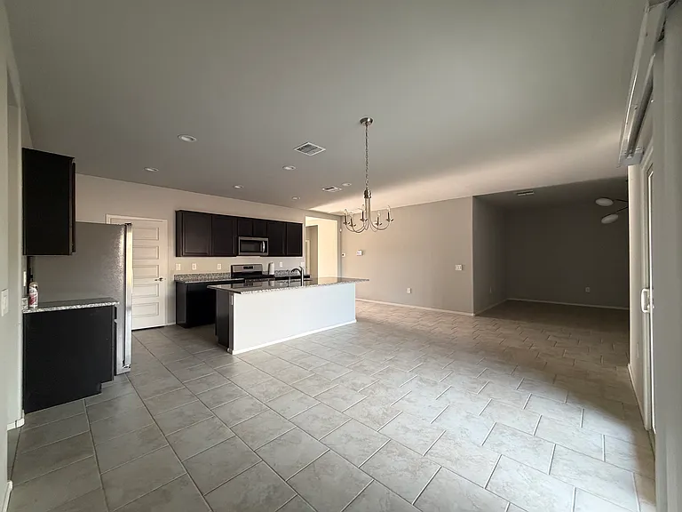 6853 S Portugal Ave — Photo 25