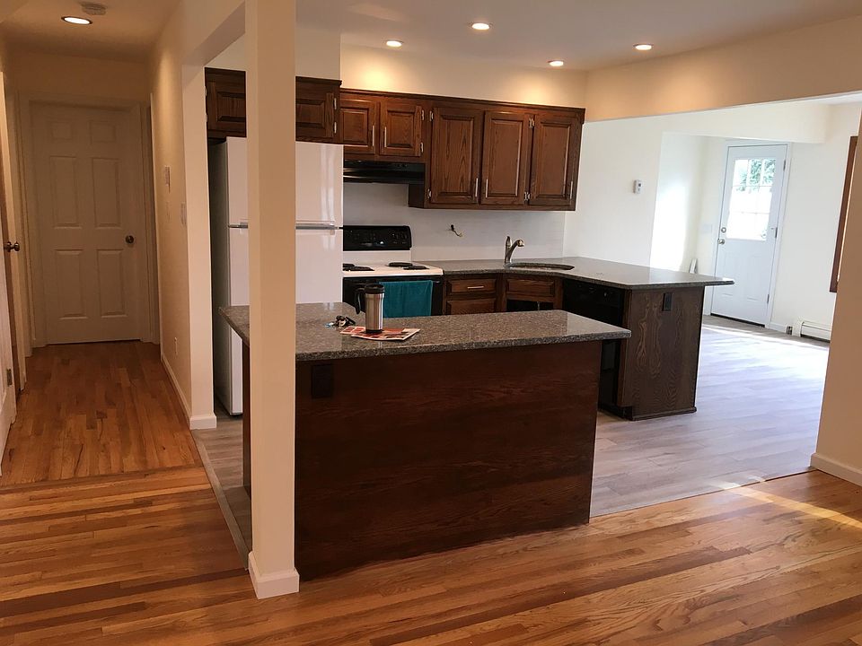 1st image of 1051 Park Ln N #1