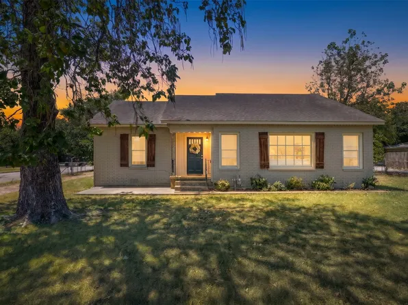 805 S Tyler St, Mc Gregor, TX 76657