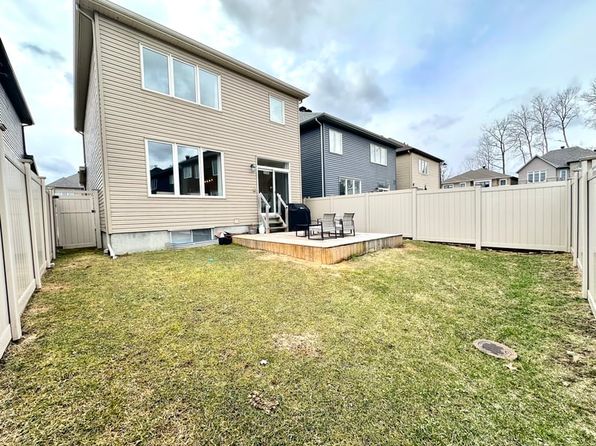 110 Pin Cherry Grv, Ottawa, ON K1W 0J5
