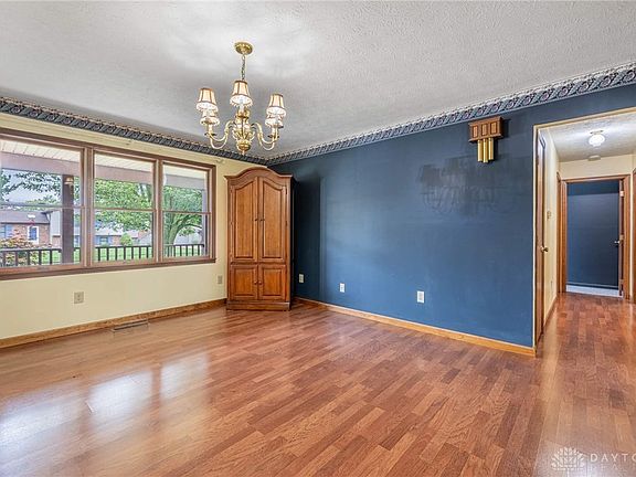 3rd image of 1225 Nouvelle Dr