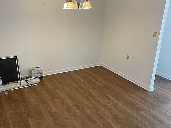 4th image of 3277 Ceasar Ln