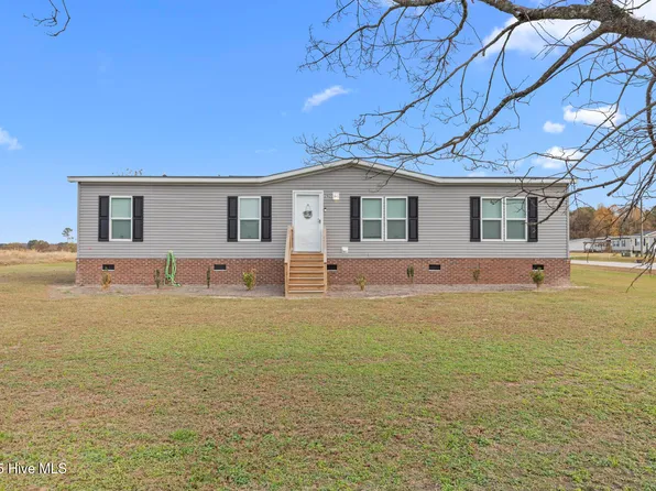 292 Sand Ridge Road, Beulaville, NC 28518