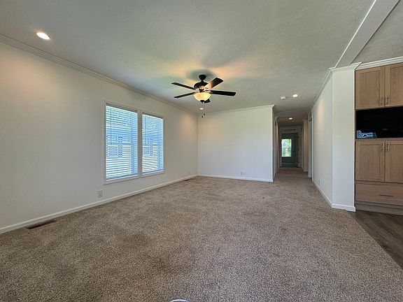 4th image of 28917 Oakwood Ave #1