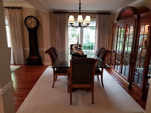 5th image of 2892 Cotswold Cir