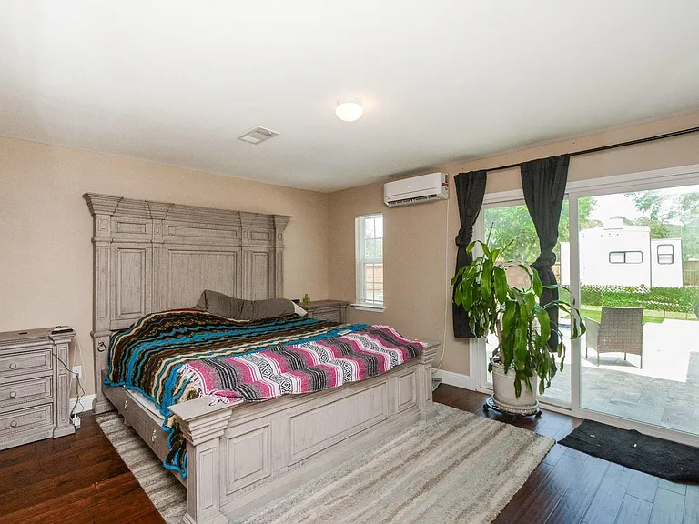 1402 Chestnut Ridge Rd — Photo 9