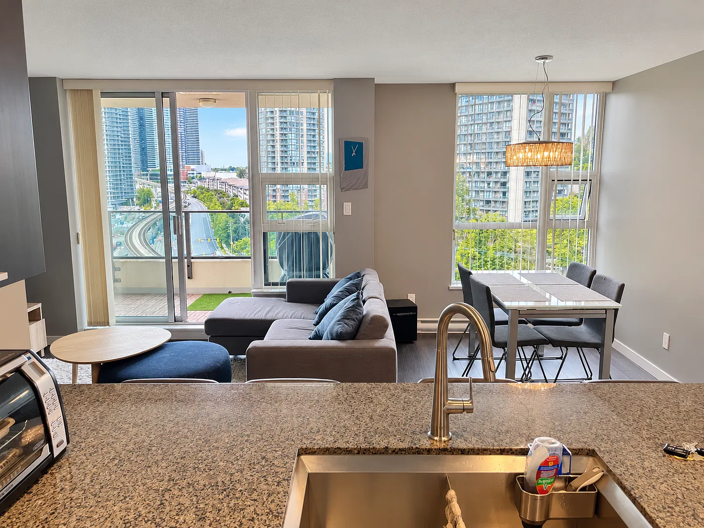 1 bed, 655 sqft, $2,400 — Photo 2