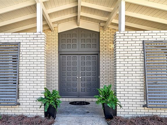 2nd image of 3301 Paddlecreek Ln