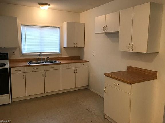 5th image of 3118 North Tod