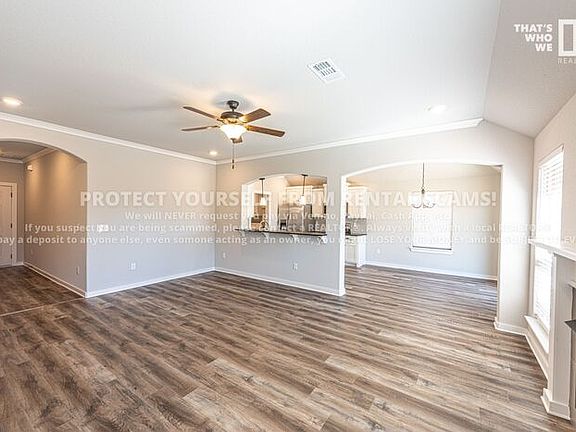 3rd image of 4477 W Newton Ave