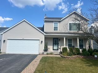671 Woodbridge Dr, Elgin, IL 60124