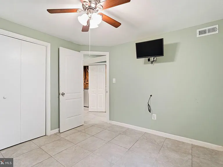 12017 William And Mary Cir — Photo 32