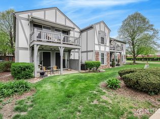2110 Lancaster Cir APT 201-A, Naperville, IL 60565