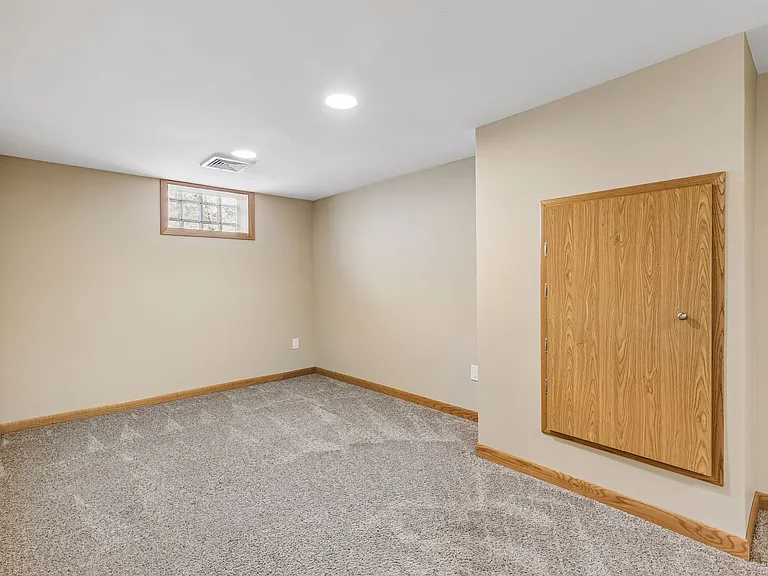1099 Felix St — Photo 26