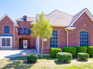 551 Breton Dr, Grand Prairie, TX 75052