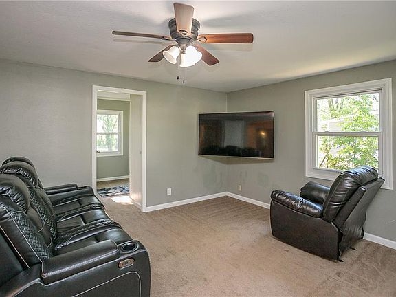 3rd image of 12287 Eaton Blvd