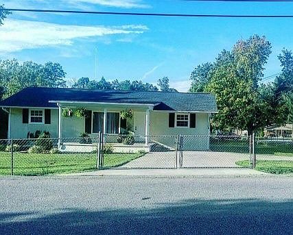 1st image of 132 Midway Dr