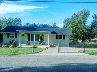 132 Midway Dr, Oliver Springs, TN 37840
