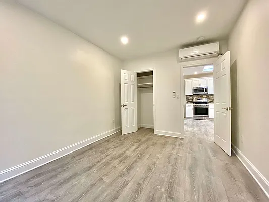 Rented by Astoria Realty | media 10