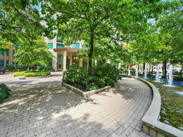 400 N La Salle Dr #3201 — Photo 14