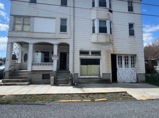 10 Valley St #4, New Philadelphia, PA 17959